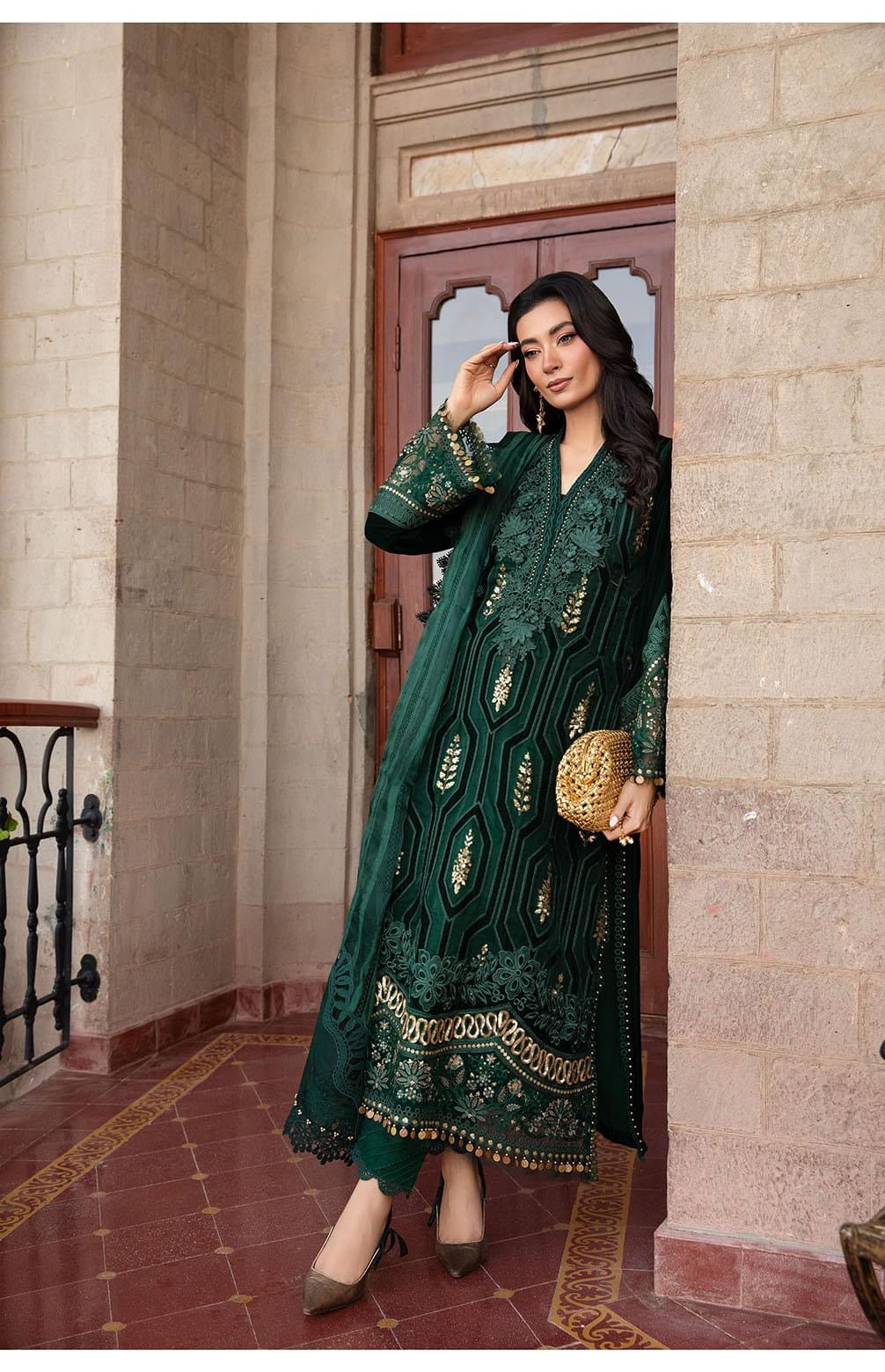 Embroidered Velvet Suit | DL-1212