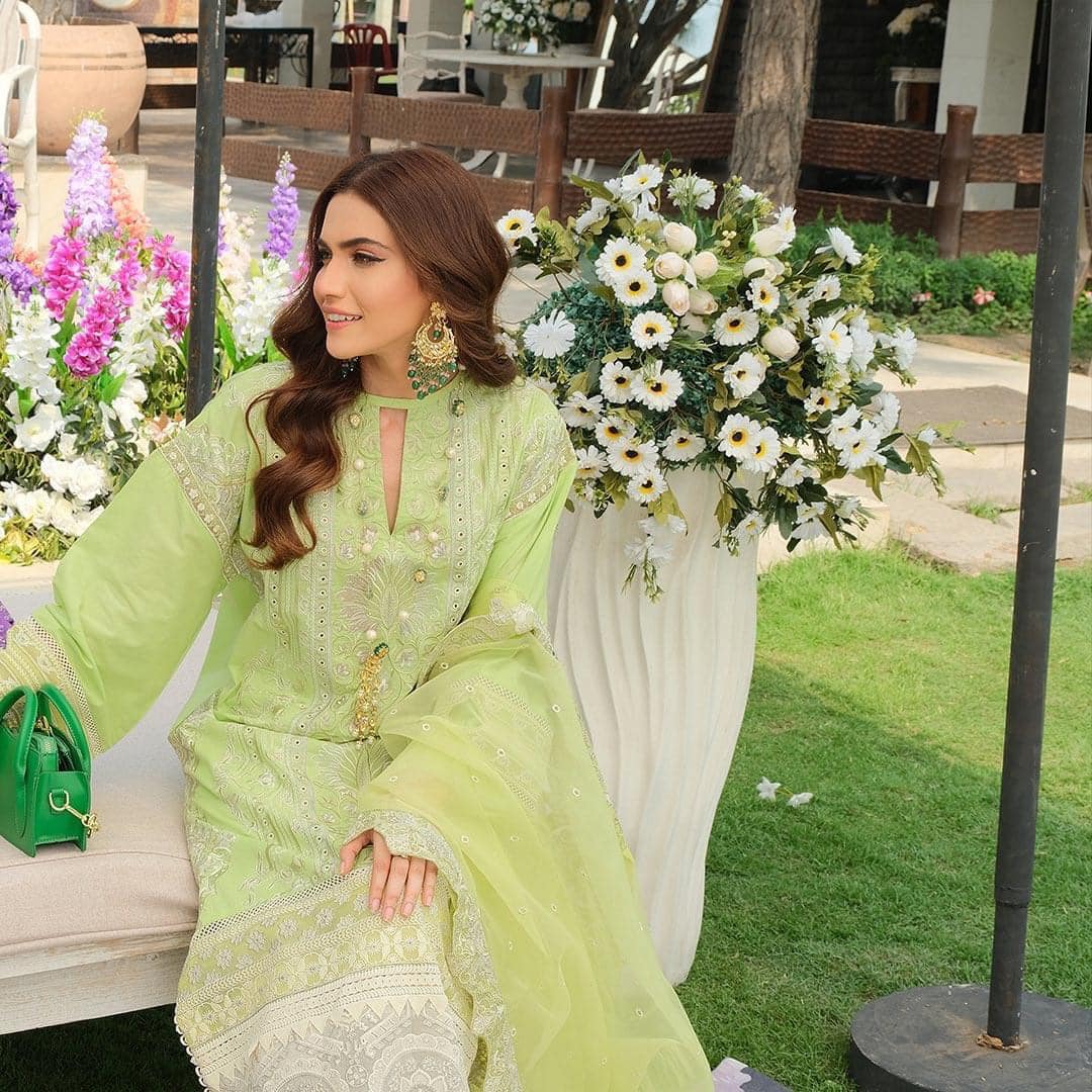 Embroidered Lawn Front & Sleeves Border with Organza Front Daman & Dupatta